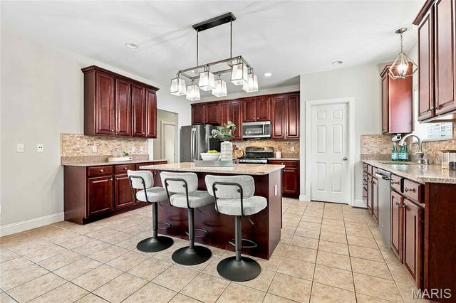 1316 Legacy Pointe Lane, Fenton, MO 63026