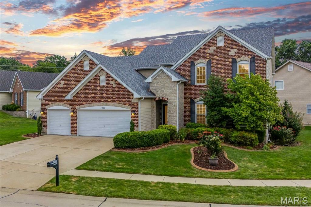 1316 Legacy Pointe Lane, Fenton, MO 63026
