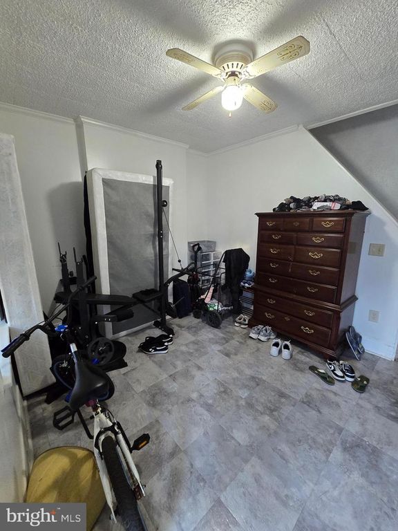 1005 W 8TH ST, Chester, PA 19013