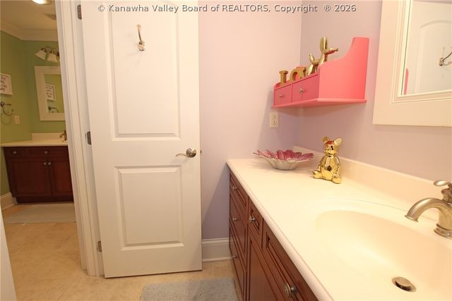 6005 Pinnacle View Drive, Hurricane, WV 25526