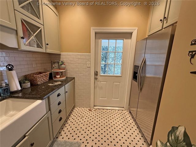 6005 Pinnacle View Drive, Hurricane, WV 25526