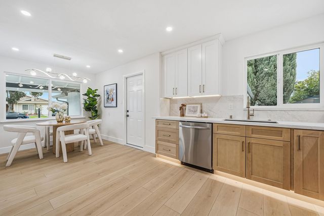 5912 Mayhews Landing Rd, Newark, CA 94560