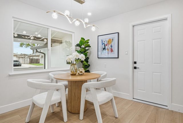 5912 Mayhews Landing Rd, Newark, CA 94560