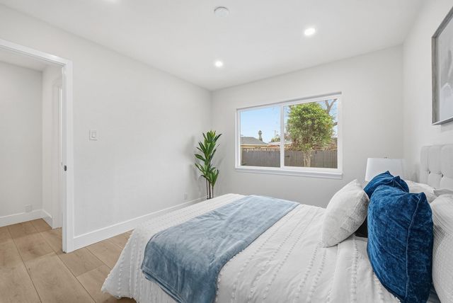 5912 Mayhews Landing Rd, Newark, CA 94560