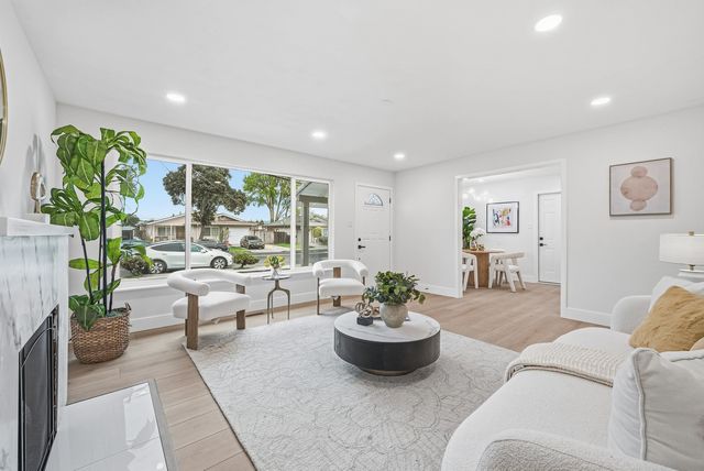 5912 Mayhews Landing Rd, Newark, CA 94560