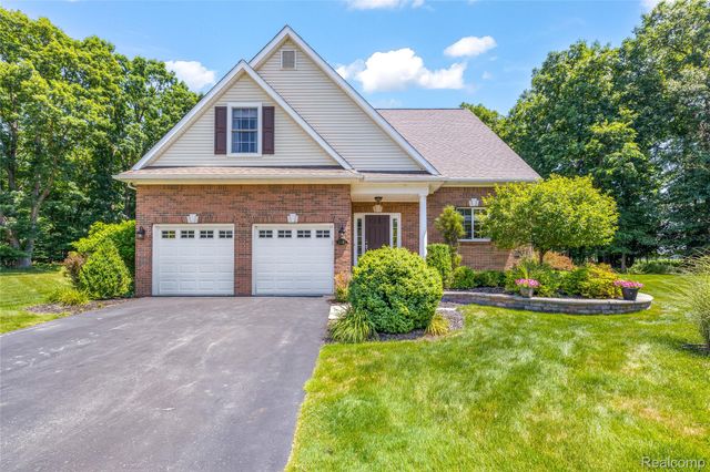 10182 Edgewood Drive, Grand Blanc Charter Township, MI 48439