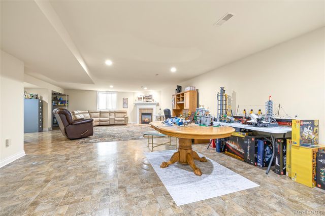 10182 Edgewood Drive, Grand Blanc Charter Township, MI 48439