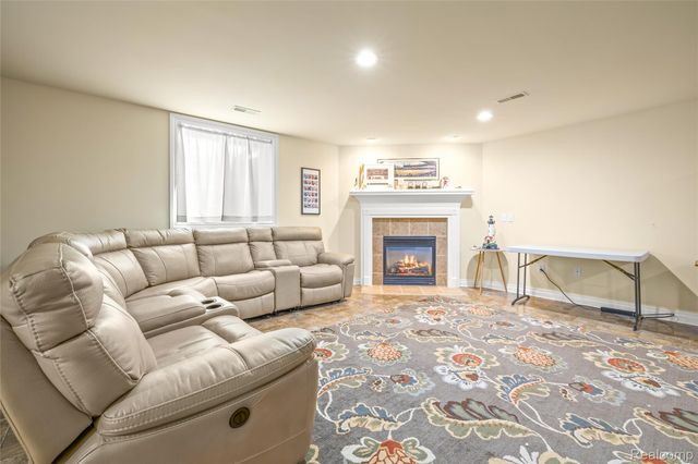 10182 Edgewood Drive, Grand Blanc Charter Township, MI 48439