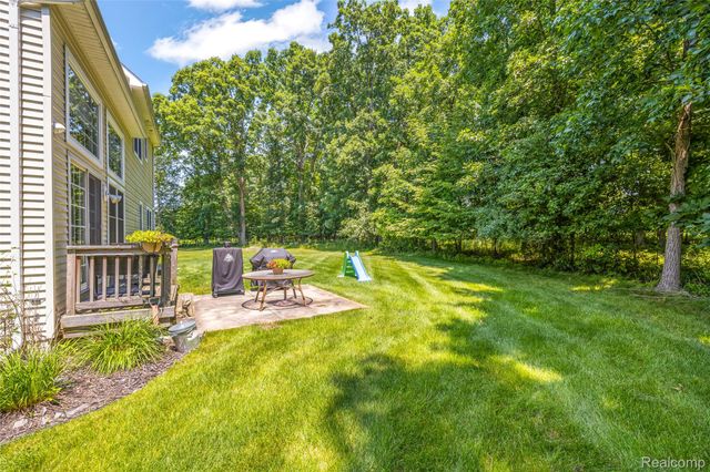 10182 Edgewood Drive, Grand Blanc Charter Township, MI 48439