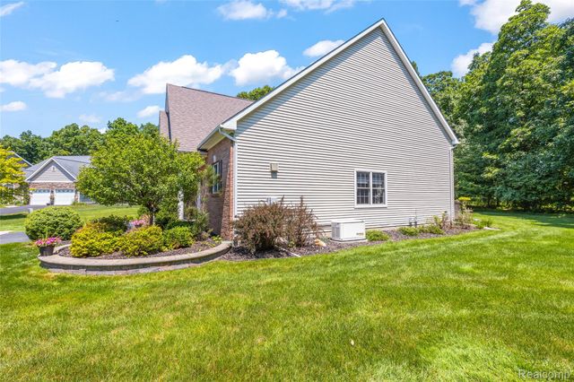 10182 Edgewood Drive, Grand Blanc Charter Township, MI 48439