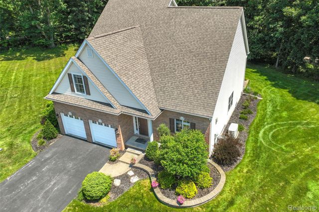 10182 Edgewood Drive, Grand Blanc Charter Township, MI 48439