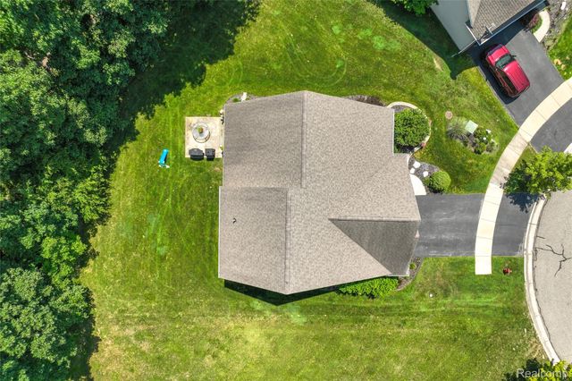 10182 Edgewood Drive, Grand Blanc Charter Township, MI 48439