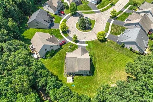 10182 Edgewood Drive, Grand Blanc Charter Township, MI 48439