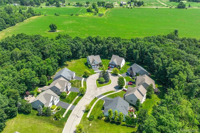 10182 Edgewood Drive, Grand Blanc Charter Township, MI 48439