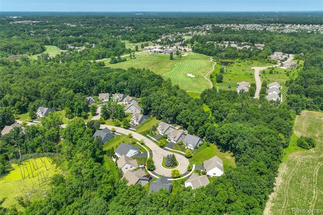 10182 Edgewood Drive, Grand Blanc Charter Township, MI 48439