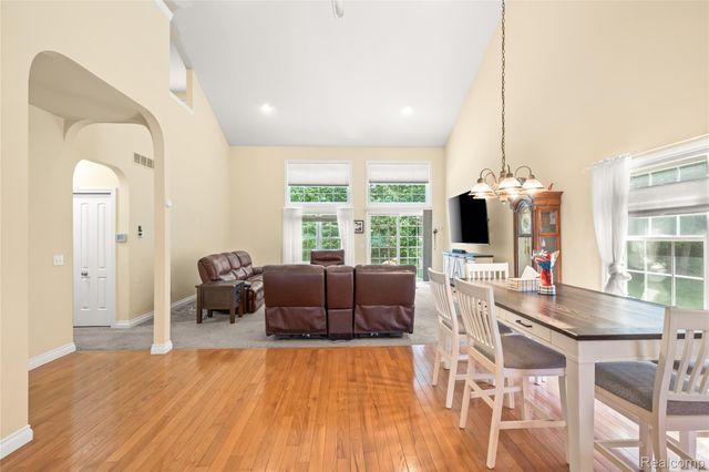 10182 Edgewood Drive, Grand Blanc Charter Township, MI 48439
