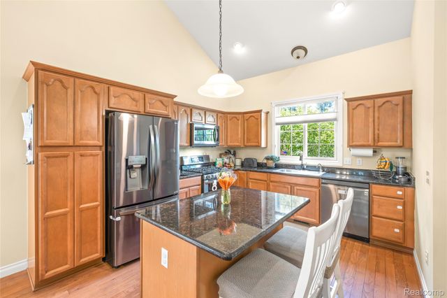 10182 Edgewood Drive, Grand Blanc Charter Township, MI 48439