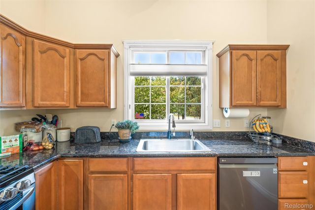 10182 Edgewood Drive, Grand Blanc Charter Township, MI 48439
