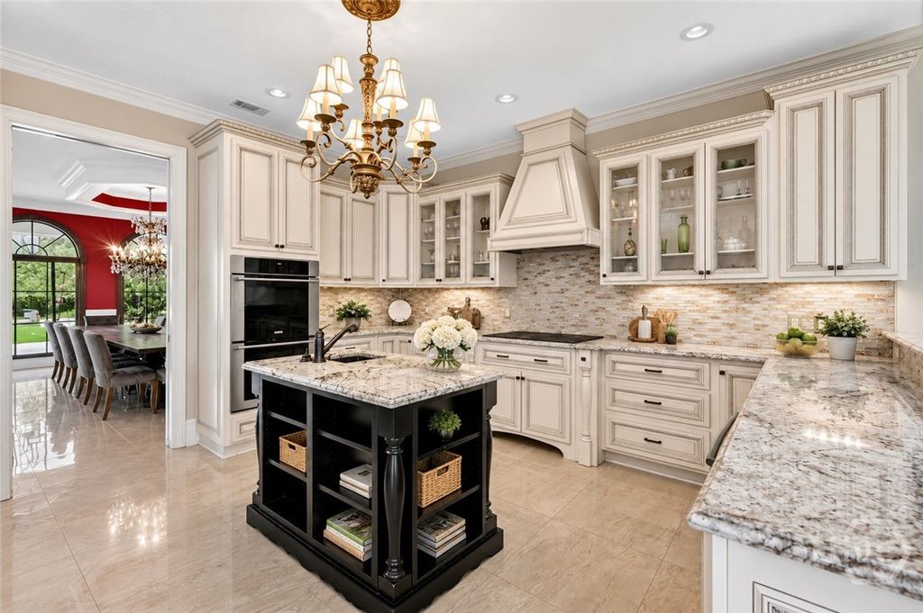 Image 6 of property listing at 336 Spanton Crescent, Pooler, GA 31322
