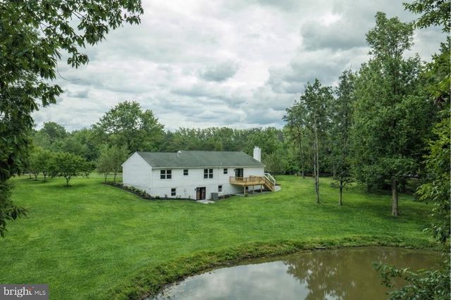 5323 GREATMEADE LN, Sumerduck, VA 22742