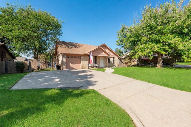 837 Blue Ridge Drive, Burleson, TX 76028