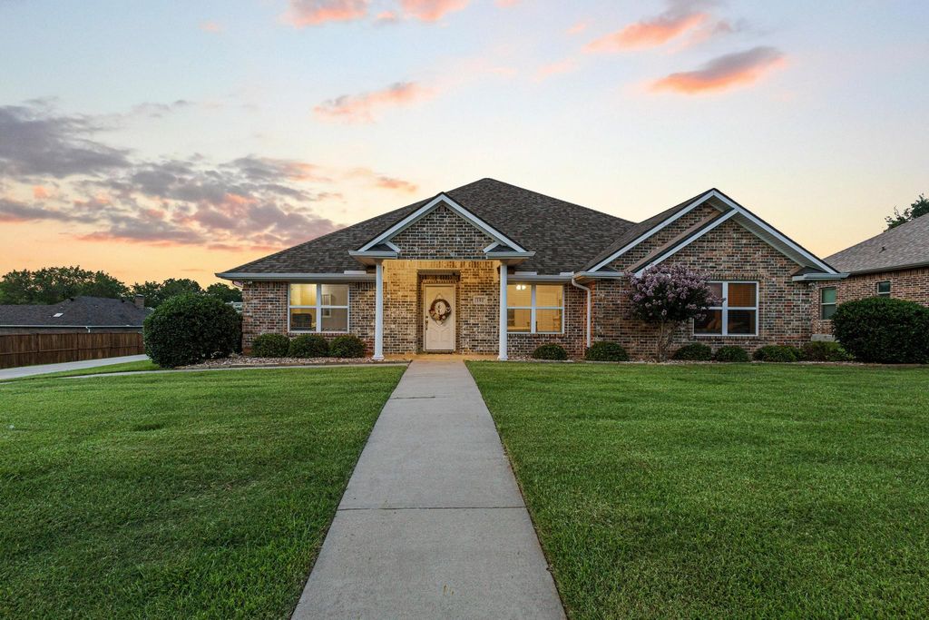 102 Southfork Circle, Pottsboro, TX 75076