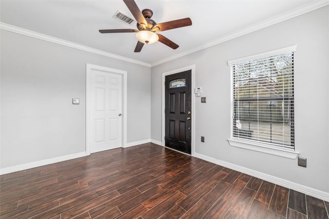 5012 Irvington Boulevard, Houston, TX 77009