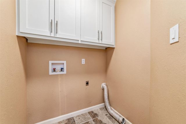 5012 Irvington Boulevard, Houston, TX 77009