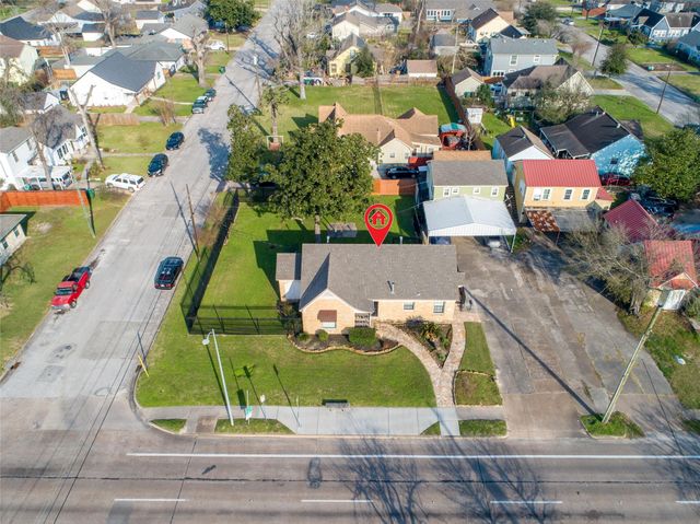 5012 Irvington Boulevard, Houston, TX 77009