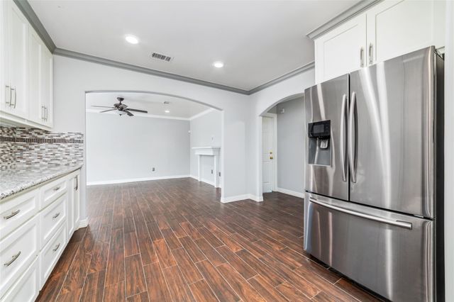 5012 Irvington Boulevard, Houston, TX 77009