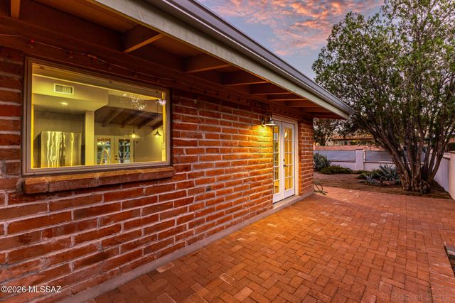 3685 E Baker Place, Tucson, AZ 85716