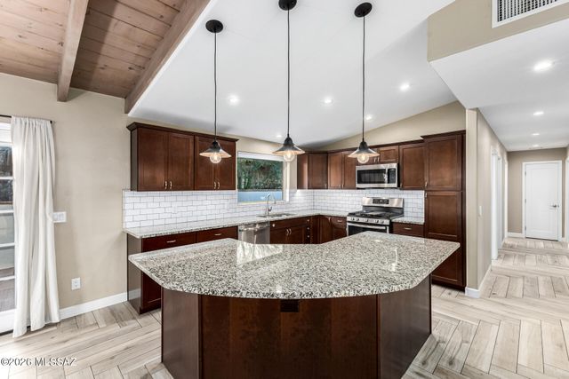 3685 E Baker Place, Tucson, AZ 85716