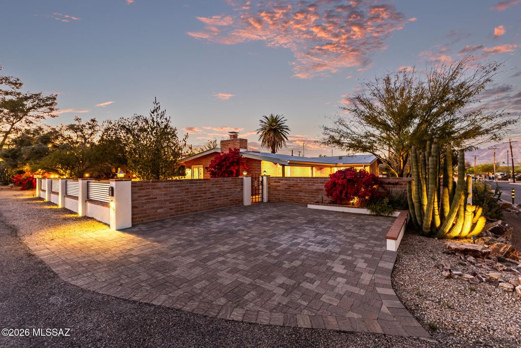 3685 E Baker Place, Tucson, AZ 85716
