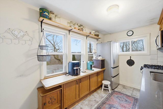 1576 Highland AVENUE, Hubertus, WI 53033