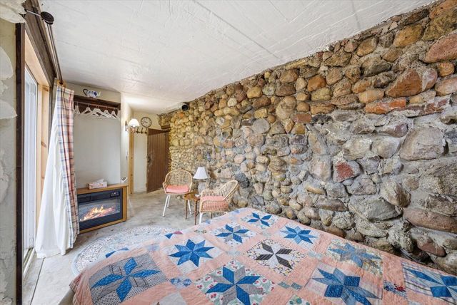 1576 Highland AVENUE, Hubertus, WI 53033