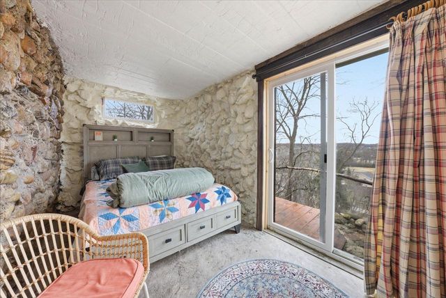 1576 Highland AVENUE, Hubertus, WI 53033