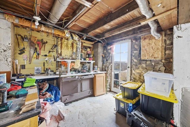 1576 Highland AVENUE, Hubertus, WI 53033