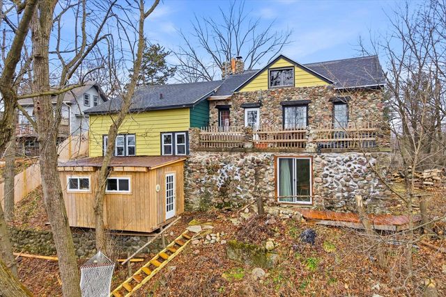 1576 Highland AVENUE, Hubertus, WI 53033