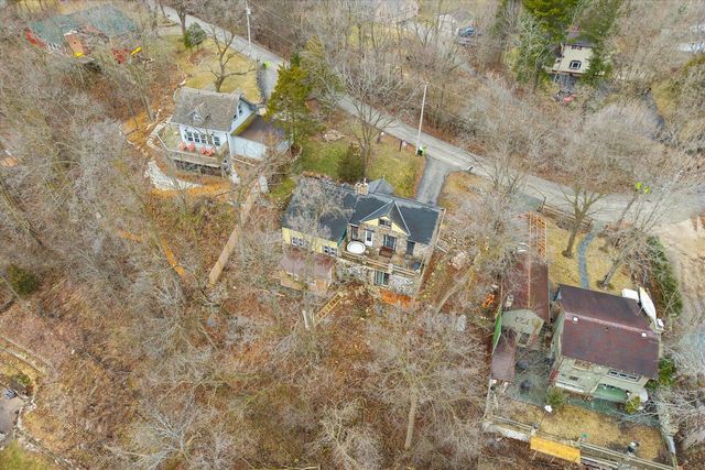 1576 Highland AVENUE, Hubertus, WI 53033