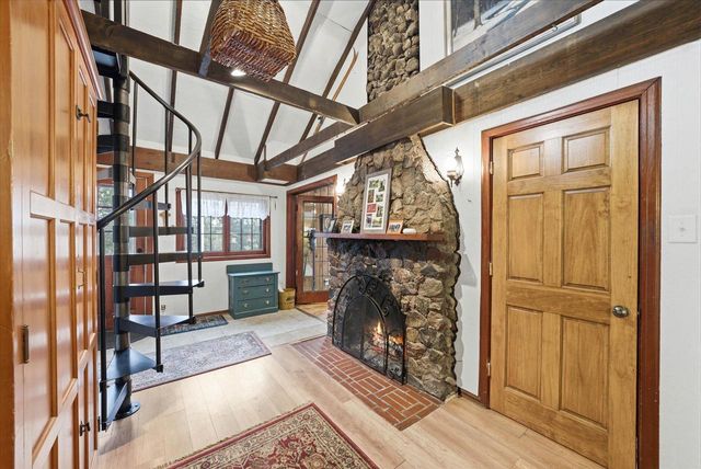 1576 Highland AVENUE, Hubertus, WI 53033