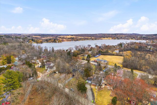 1576 Highland AVENUE, Hubertus, WI 53033