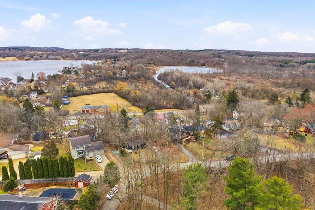 1576 Highland AVENUE, Hubertus, WI 53033