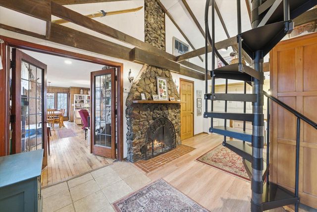 1576 Highland AVENUE, Hubertus, WI 53033