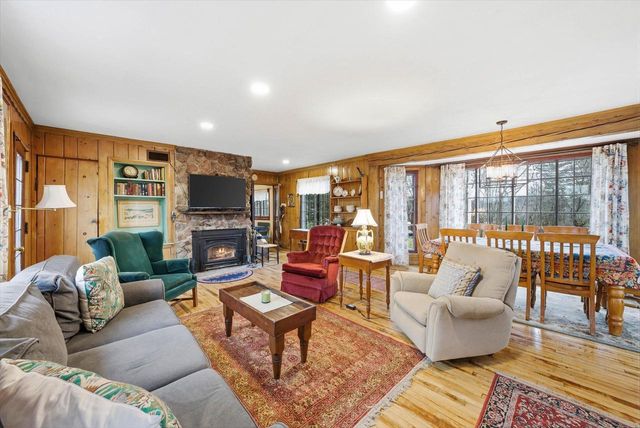 1576 Highland AVENUE, Hubertus, WI 53033