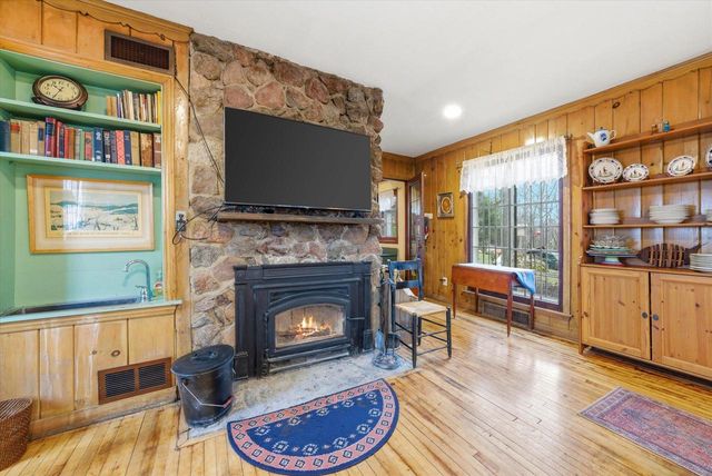 1576 Highland AVENUE, Hubertus, WI 53033