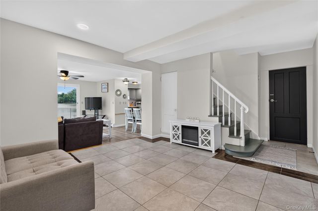 297 Lake Drive, Lake Peekskill, NY 10537