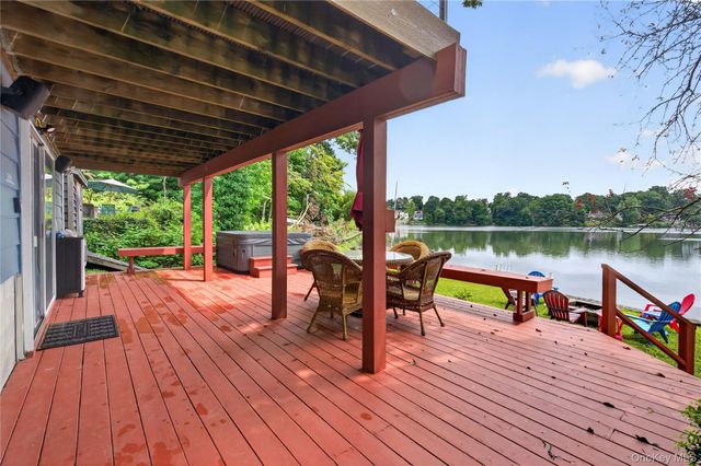 297 Lake Drive, Lake Peekskill, NY 10537