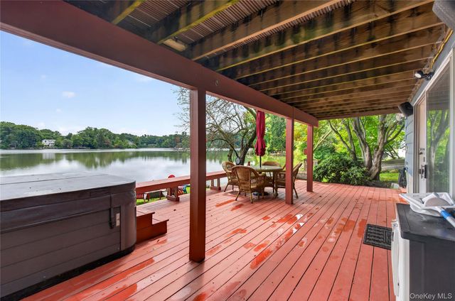 297 Lake Drive, Lake Peekskill, NY 10537