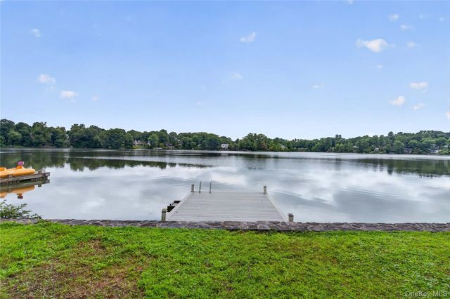 297 Lake Drive, Lake Peekskill, NY 10537