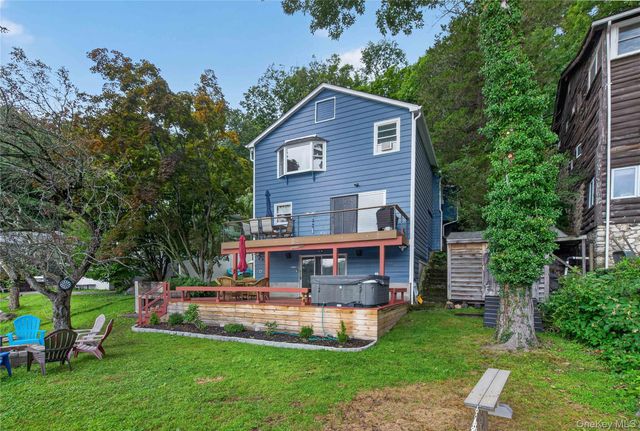 297 Lake Drive, Lake Peekskill, NY 10537